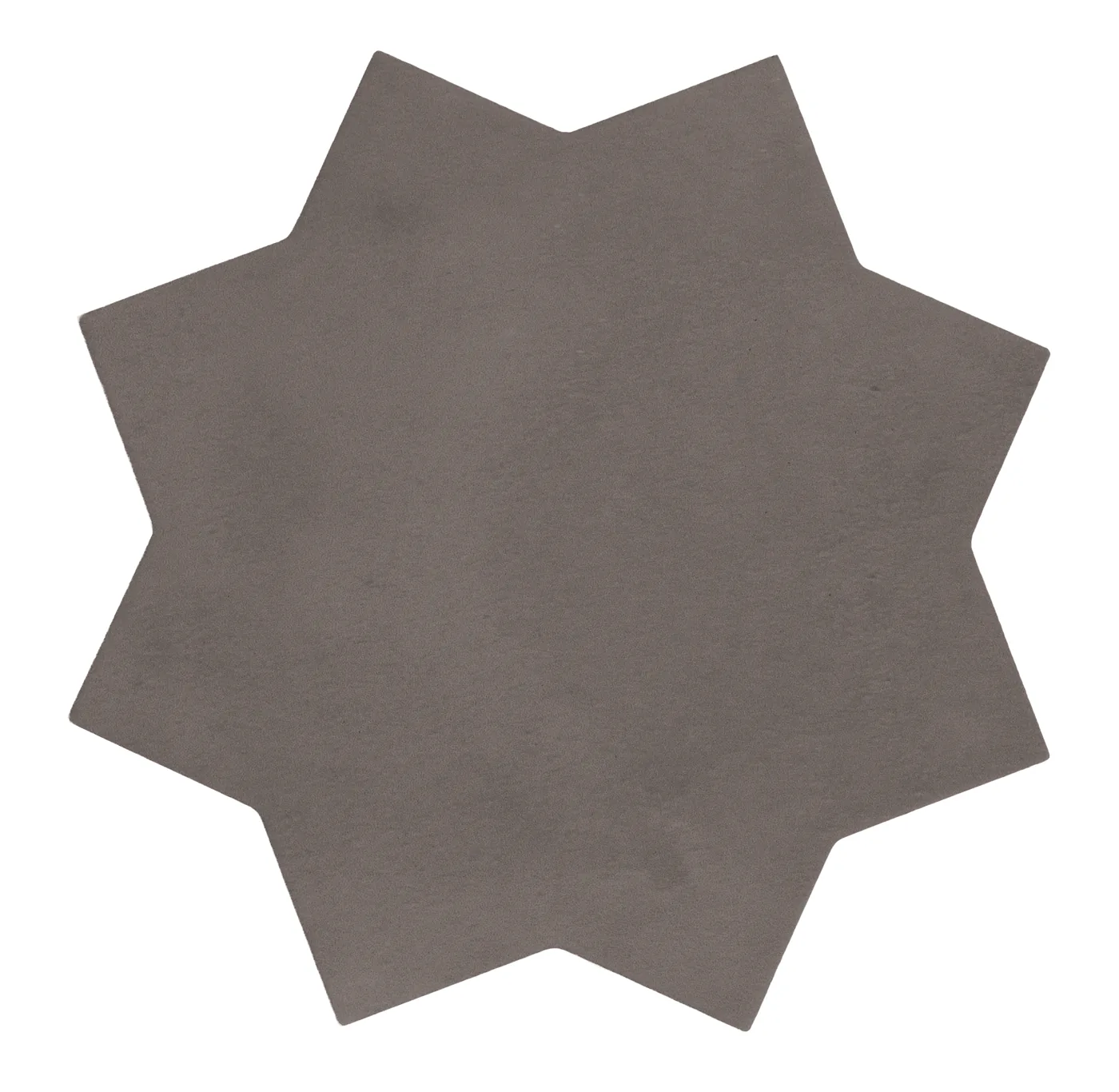 Achtzackige Sternfliese in graubraunem Taupe mit matter Oberfläche und leicht changierenden Nuancen.