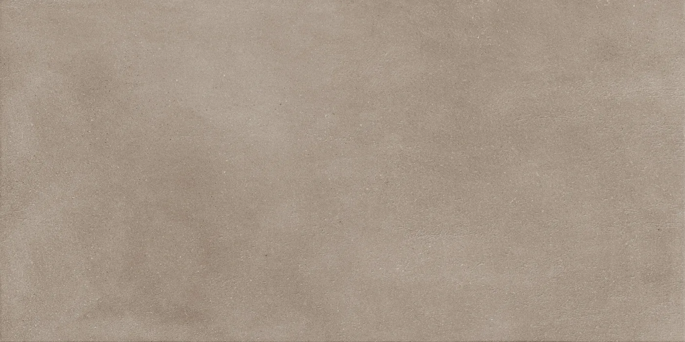 Graubraune Betonoptik-Fliese 60x120 cm mit wolkiger, wie gespachtelt wirkender Schattierung auf der Fläche, matt.