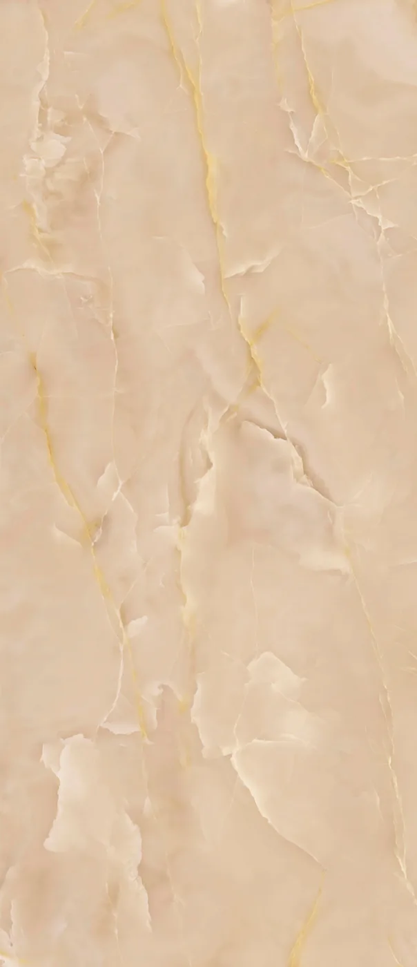 Pfirsichbeige Marmoroptik-Platte im Format 120x278 cm mit glänzender Oberfläche und goldgelber Onyxader.