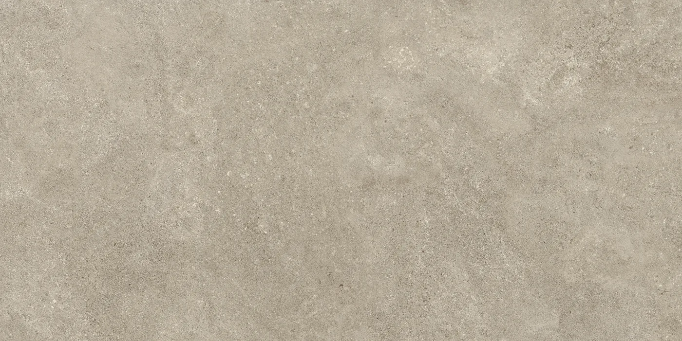 Boost Icor Oyster von Atlas Concorde: zart graugruener Feinsteinzeug in matter Steinoptik, 60 x 120 cm