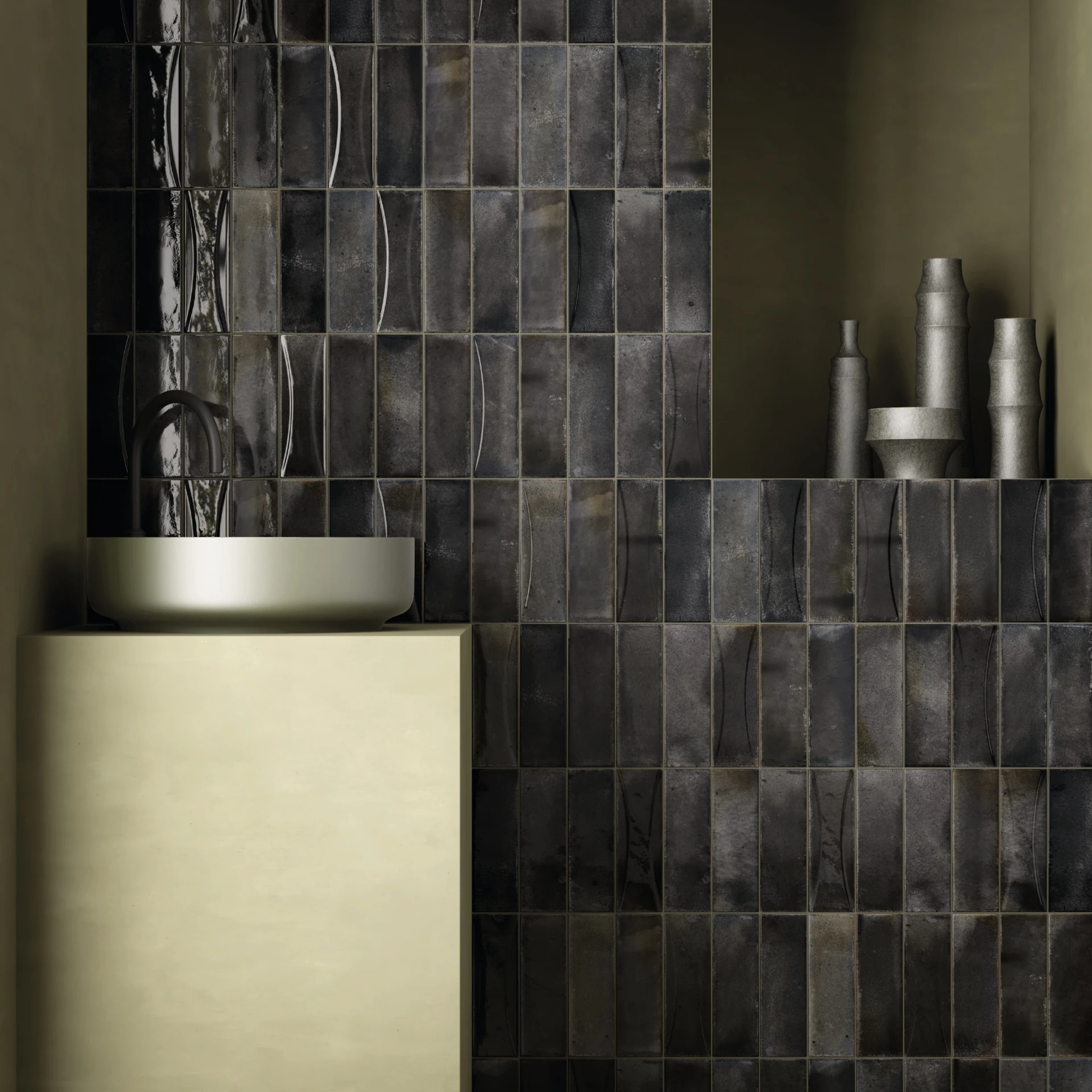 Raumszene mit verlegten Hanoi Wandfliesen in Black Ash Glasur, Showroom im Vintage Stil.