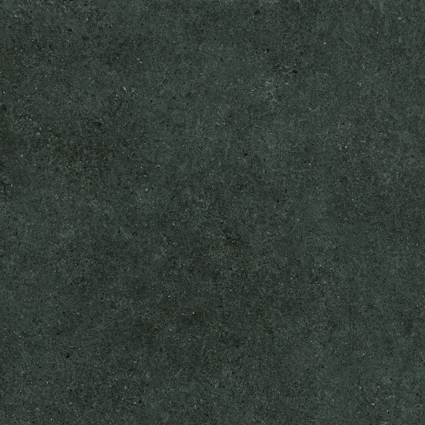 Boost Stone Tarmac von Atlas Concorde: dunkles anthrazitgraues Feinsteinzeug in matter Steinoptik mit Körnung, 80x80 cm