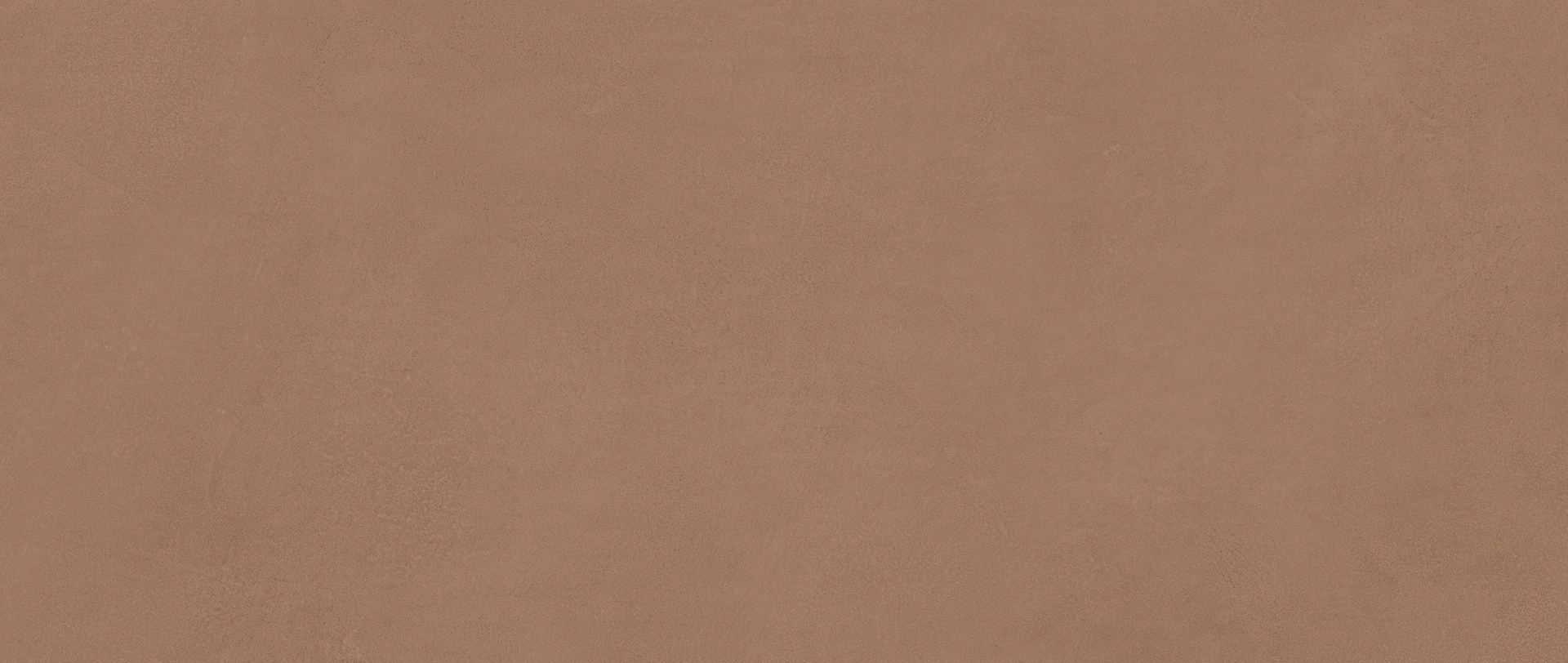 Terrakottabraune Betonoptik-Fliese 50×120 cm, matt, mit weicher wolkiger Lasur über die Fläche – Ansicht 4.
