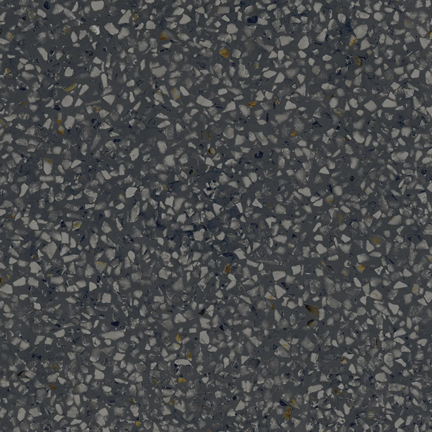 Schwarze Terrazzo-Fliese 20x20 cm, fast schwarzer Grund mit hellgrauen und weißen Splittern, vereinzelt ockerfarbene Körner.