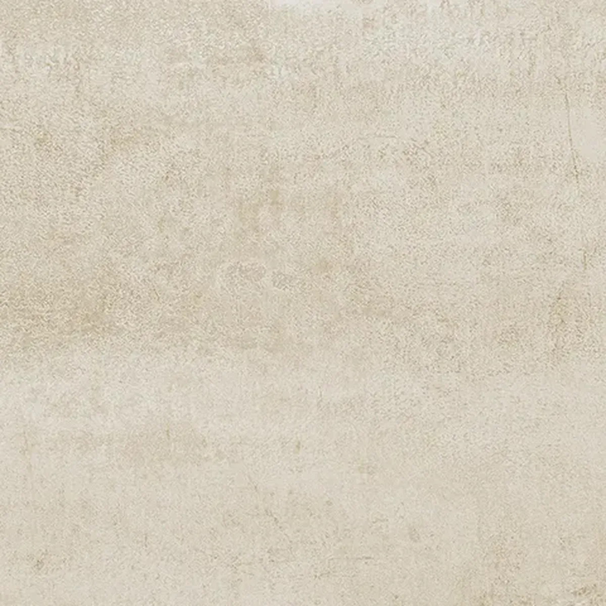 Nahaufnahme der cremefarbenen Oberfläche mit sandfarbenen Verlaufsspuren und feiner Körnung, Format 60×120 cm.