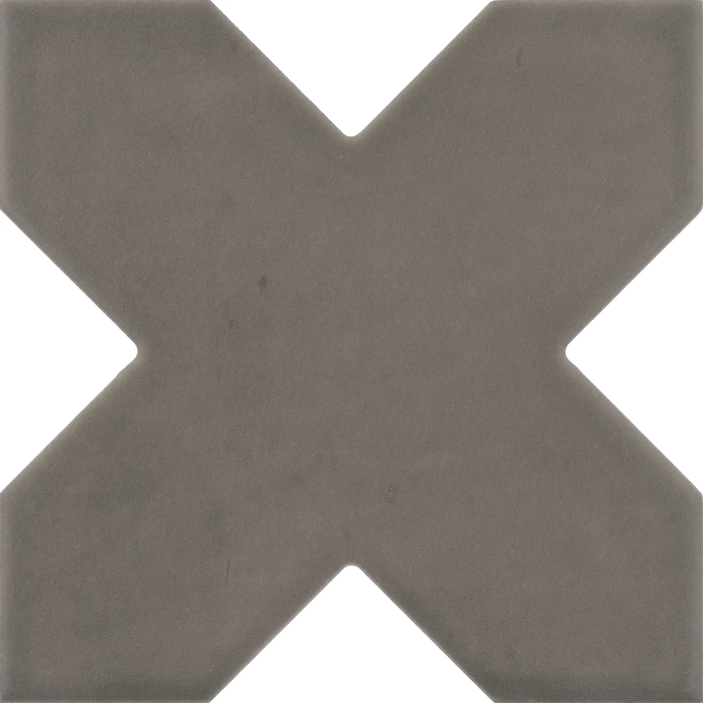 Kreuzförmige Wand- und Bodenfliese in graubraunem Taupe mit matter, changierender Oberfläche.