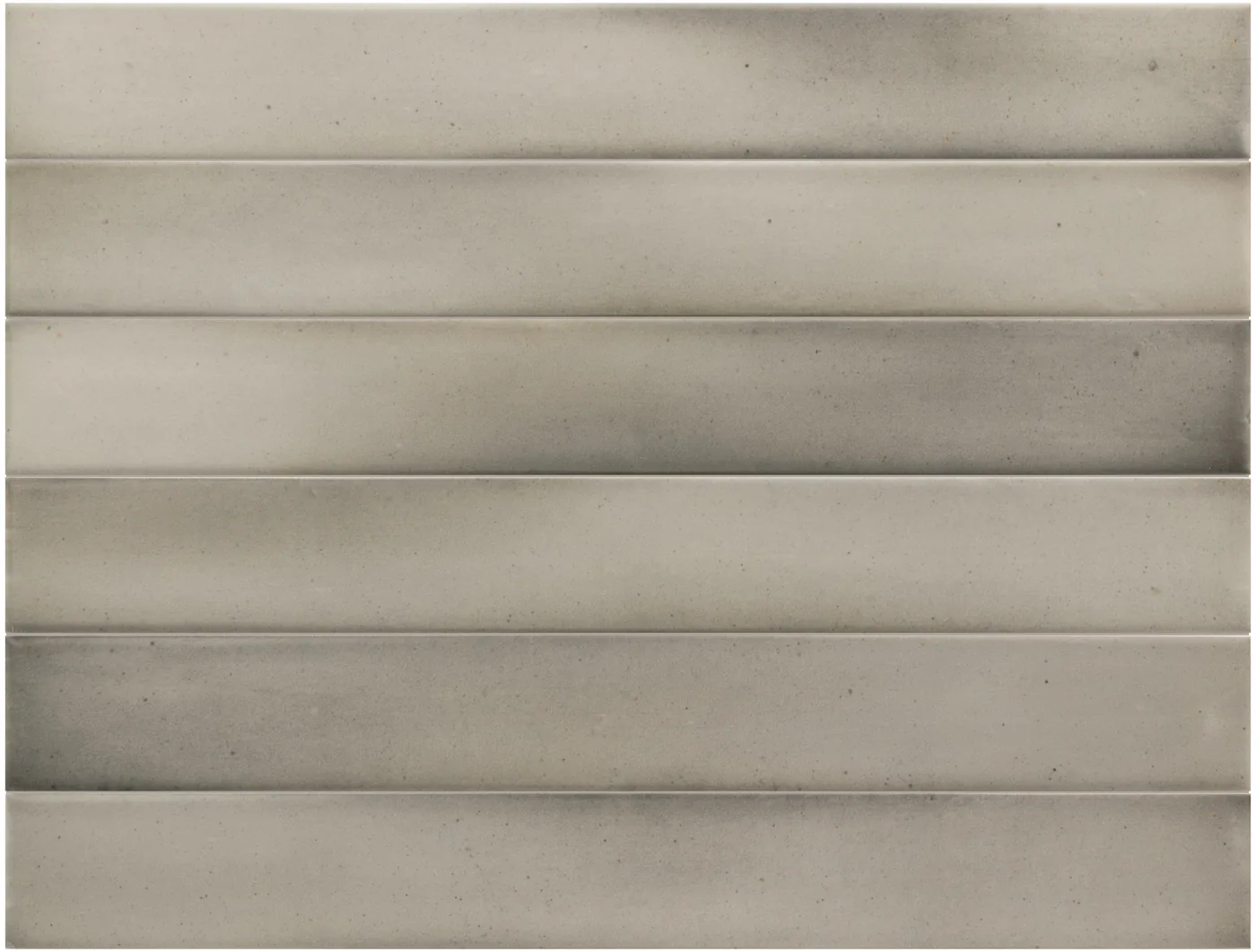 Warmgraue Wandfliese im 5×40-cm-Riemchenformat, matt glasiert mit sanften Greige-Nuancen und changierender Oberfläche.