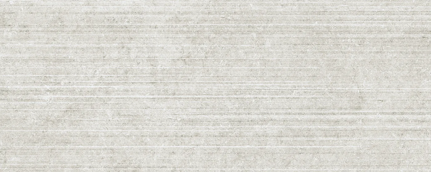 Hellgraue Steinoptik im Format 40×100 cm, matt, mit feinen waagerechten Rillen über die Fläche.