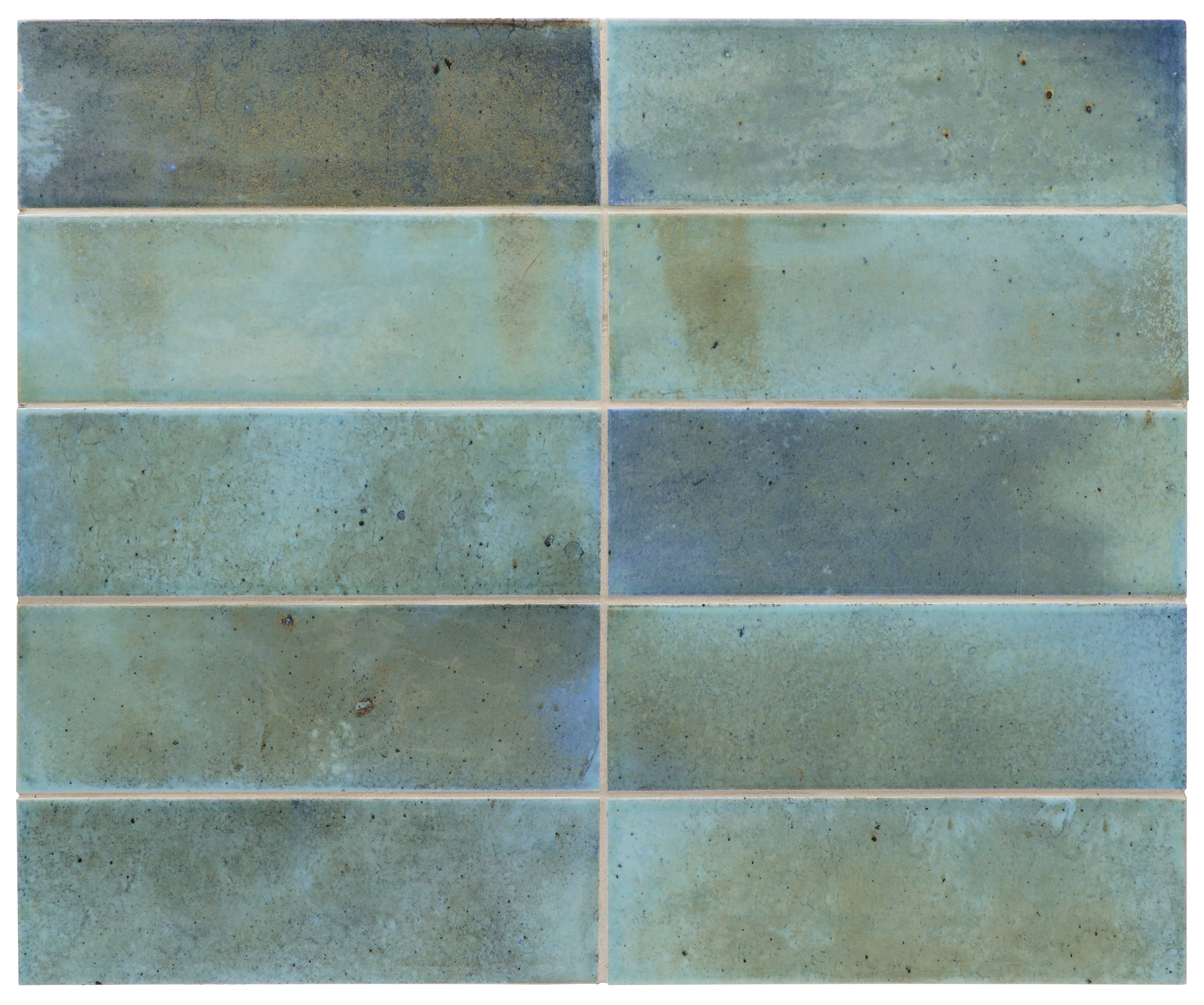 Verlegte Hanoi Sky Blue Wandfliesen im Format 6,5x20 cm. Lebhafte V4 Variation der Glasur, im Raum verbaut.