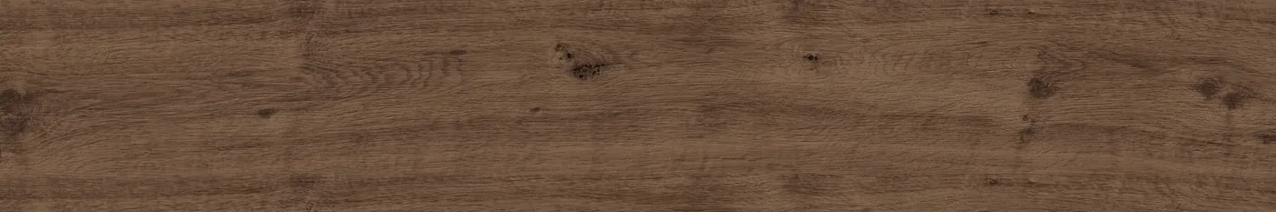 Dunkelbraune Diele in Holzoptik 20×120 cm, matt, mit ausgeprägter grauer Längsmaserung und Ästen.