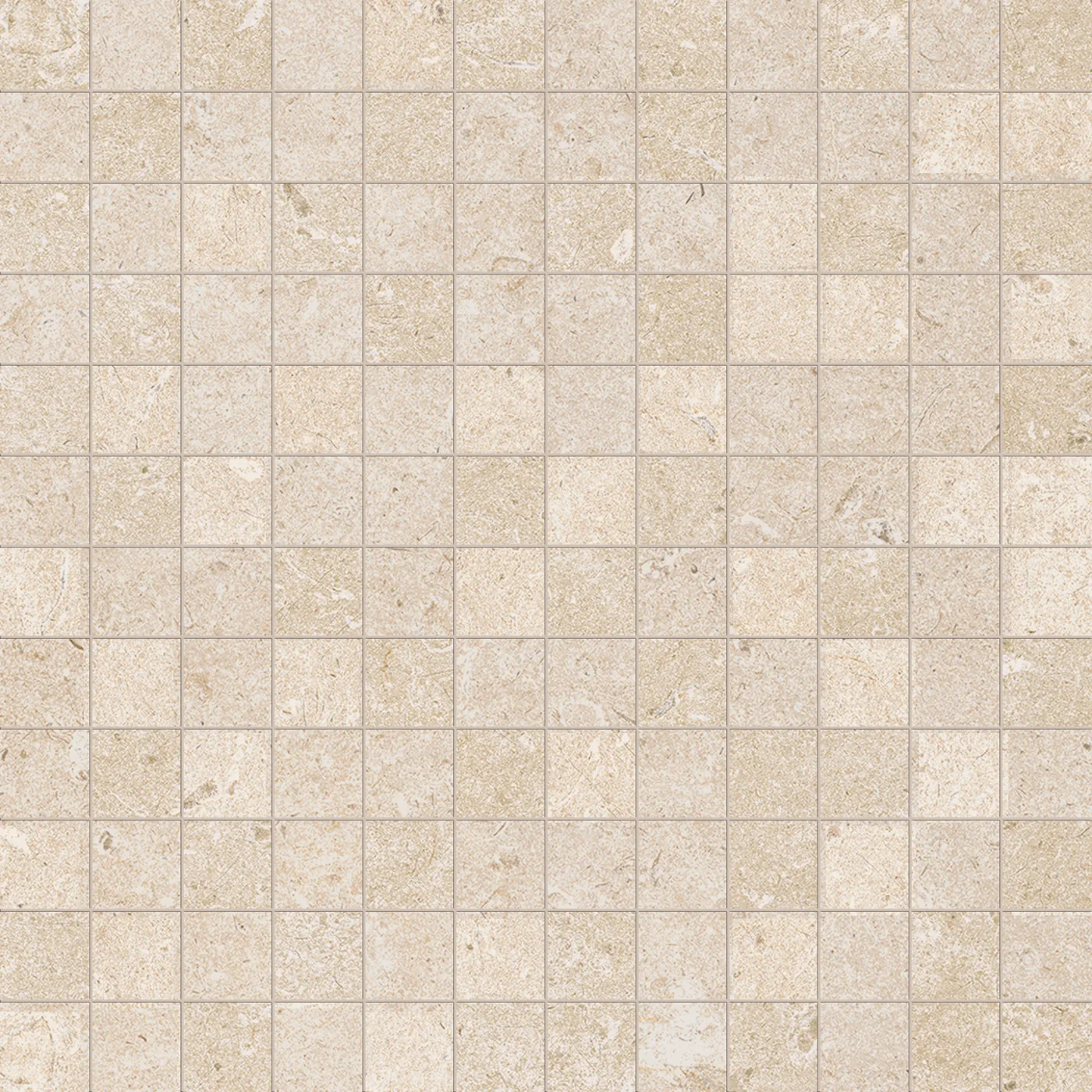 Mosaikfliese 30×30 cm aus kleinen quadratischen Steinchen in sandbeiger Kalksteinoptik mit schmalen hellen Fugen.