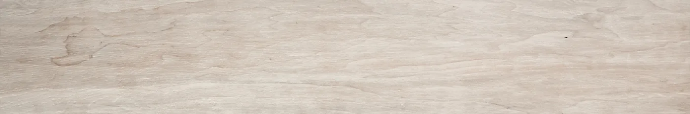 Diele 20x120 cm quer in sehr heller, grauweiß gekalkter Teakoptik Teak Asia, matt, feine Maserung, weißer Hintergrund.